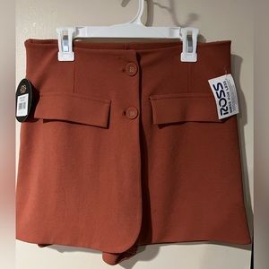 NWT 151 burnt orange skort with fake pockets size small